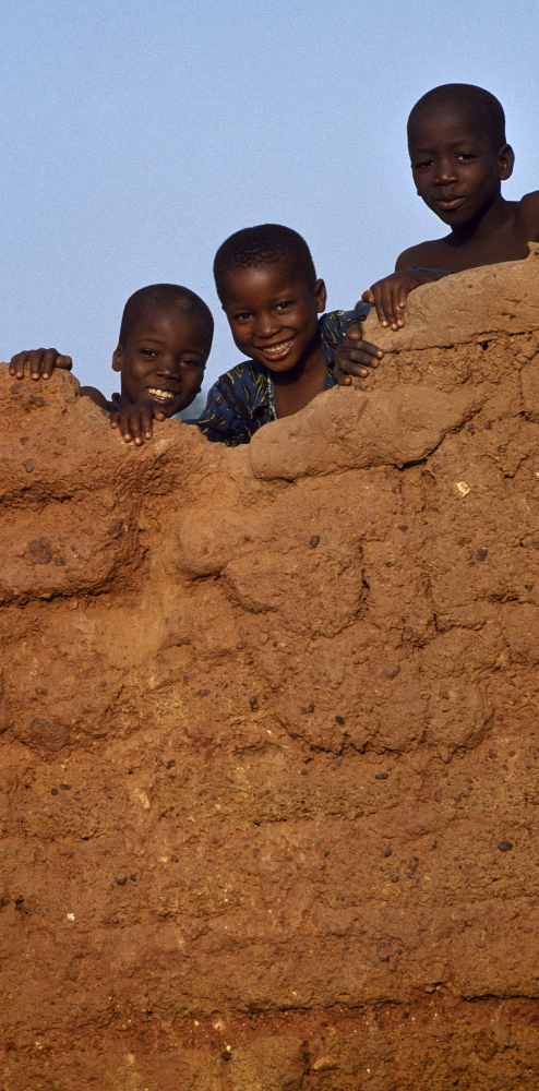 MALI Bamako: Children playing on a wall. Pascal Deloche/Godong / Panos