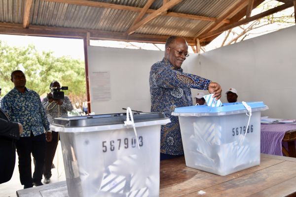 John Magufuli casts his ballot. Pic: Tanzanian State House/Xinhua News Agency/PA Images